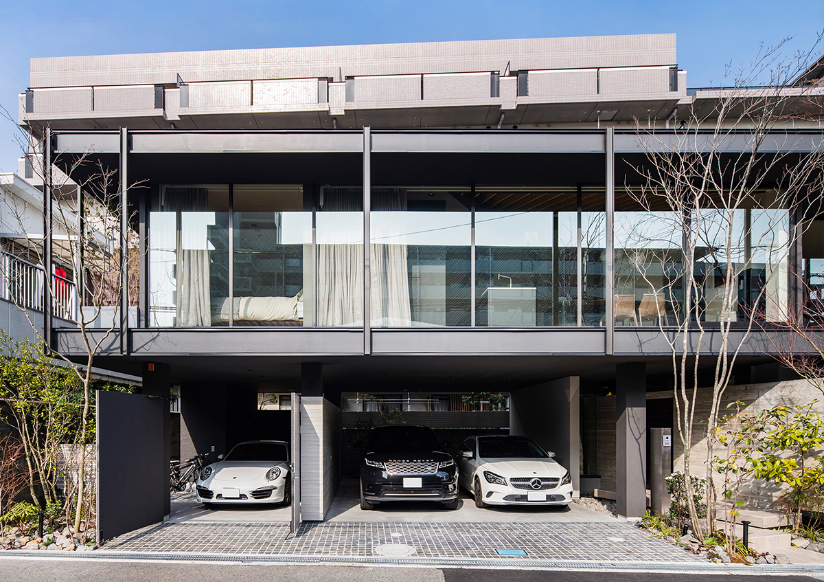 50坪の土地に建てた車3台駐車できる大開口のガレージハウス 建築実例 アドヴァンスアーキテクツ